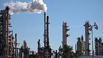 Petrolul, tot mai scump