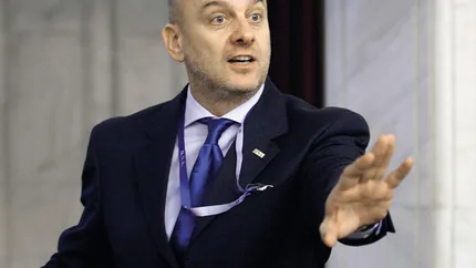 Costin: Cel putin 30.000 de oameni de la companiile de stat isi vor pierde locurile de munca