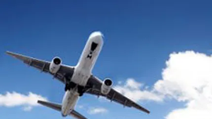 Traficul aerian de pasageri si-a incetinit cresterea la 3,8% in martie
