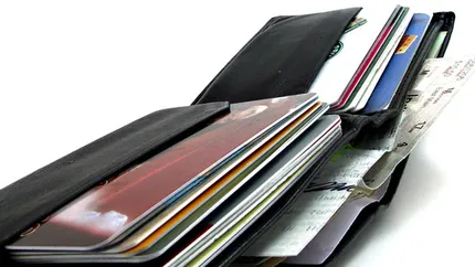 Numarul cardurilor active a scazut in primul trimestru la nivelul minim din ultimii trei ani