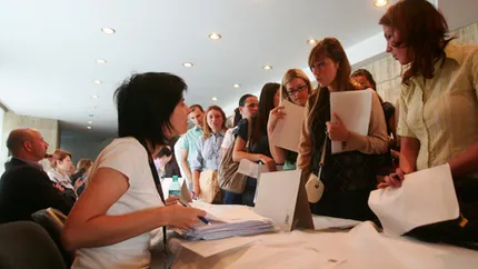 Tot mai putini angajati temporar primesc oferte de angajare permanenta