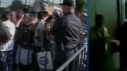 Bucurestenii s-au calcat in picioare pentru zahar si ulei la supermaketul lui Gica Popescu. VIDEO