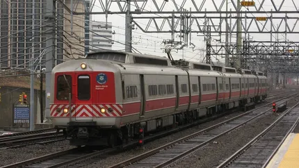 Patru trenuri de calatori sunt oprite pe traseu