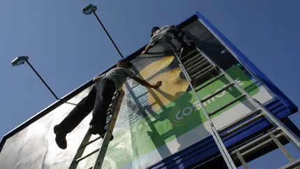 Murdoch si-a vandut afacerile de publicitate outdoor din Romania si Rusia