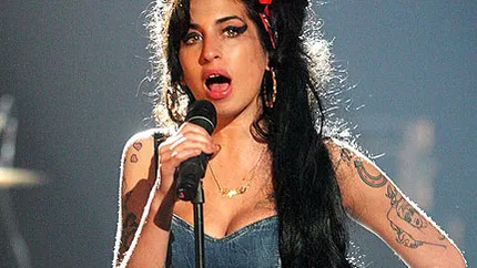 Microsoft isi cere scuze pentru tweet-ul prin care a incercat sa profite de moartea cantaretei Amy Winehouse