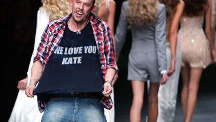 Alexander McQueen a lasat cainilor sai o parte din averea de 18 mil. euro