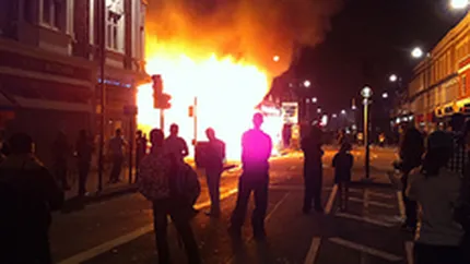 Reporter TVR la Londra: Violente, vandalism, nicidecum miscari sociale