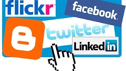 Guvernul britanic ia in considerare restrangerea utilizarii retelelor de socializare