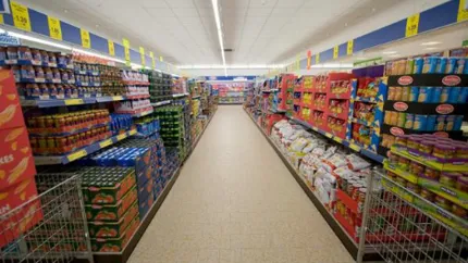 Vanzarile de retail din SUA au crescut in iulie, temperand temerile privind o noua recesiune