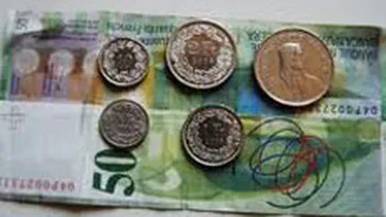 Leul se apreciaza. Francul elvetian, la minimul ultimei luni