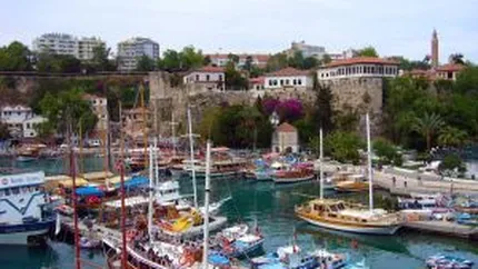 Peste 1.000 de turisti romani sunt blocati in Antalya. Vezi de ce