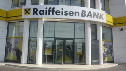 Raiffeisen Bank, in locul Intersport la Unirii. Cum arata noua agentie, dupa o investitie de 400.000 euro (Galerie Foto)