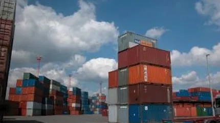 Deficitul comercial a scazut usor la noua luni, la 6,9 mld. euro