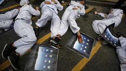 Cine construieste iPhone-urile: Copii de 13 ani care nu au vazut in viata lor un iPhone