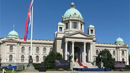 UE acorda Serbiei statutul de candidat