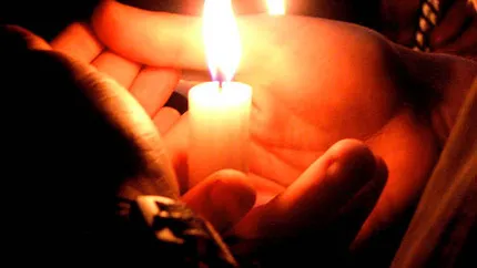 Lumina Sfanta de la Ierusalim, impartita credinciosilor