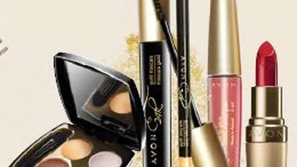 Coty isi mareste oferta de cumparare a Avon
