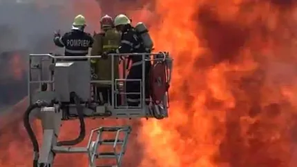 Incendiul de la Moara lui Assan, nestins de peste 24 ore (Video)