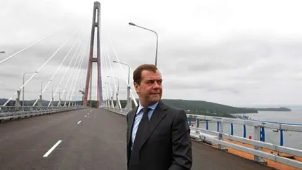 Rusia a inaugurat cel mai lung pod suspendat cu cabluri din lume (Galerie Foto)