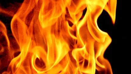 Incendiu puternic la o tipografie de la marginea Craiovei