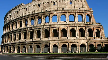 Colosseumul din Roma s-a inclinat cu 40 de centimetri