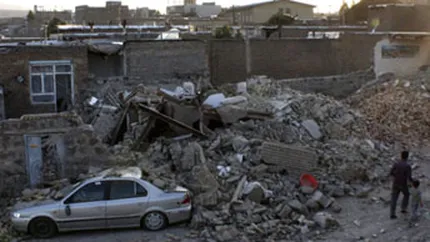 Cutremure in Iran: 220 de morti si 1.500 de raniti