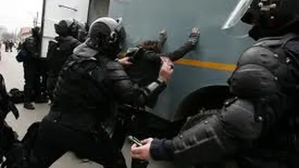 Infractori romani si libanezi, care au pagubit statul cu 30 mil. euro, arestati