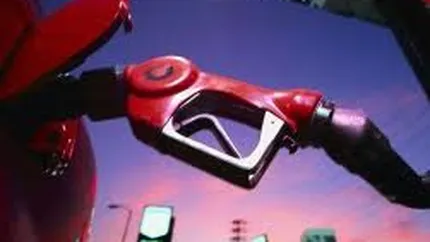 Franta reduce accizele la carburanti, pentru a combate cresterea preturilor