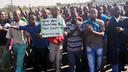 Concedieri in masa in Africa de Sud: O companie miniera a dat afara 12.000 de angajati