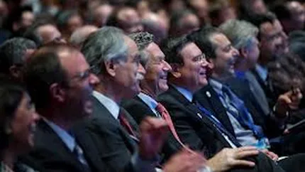 FMI adopta agenda de politica globala si atrage atentia asupra incetinirii cresterii economice