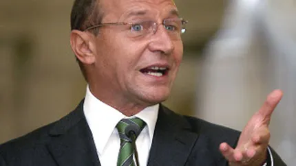 Basescu: Nu vom mai vinde 10% din Petrom