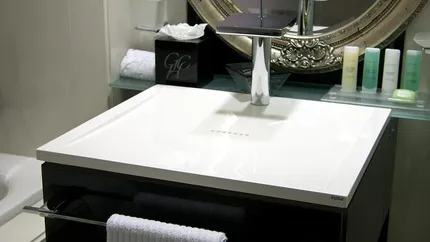 Baia, de la lavoarul alb cu picior din anii '70, la SPA-ul de azi. Cum au tinut romanii pasul