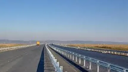 Cinci firme, amendate cu 3 milioane lei pentru trucarea unei licitatii CNADNR