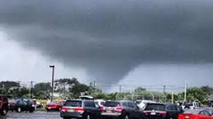 Tornade si viscol de Craciun in Statele Unite