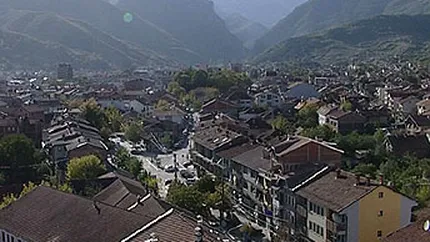 Parlamentul de la Belgrad cere autonomie pentru sarbii din Kosovo