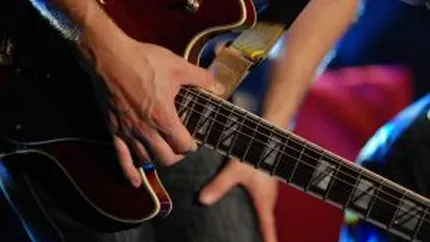 Metallica s-a lansat in industria de incaltaminte