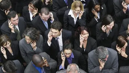 Vanzarile de telefoane au scazut anul trecut pentru prima data din 2009