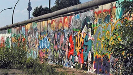 Zidul Berlinului, amenintat cu disparitia de dezvoltatorii imobiliari (Video)