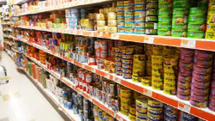 Producatorii de conserve: Taxele de la hipermarketuri ne sufoca