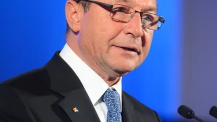 Iar nu ne vindem tara? De ce viseaza Basescu la colectivizarea mascata