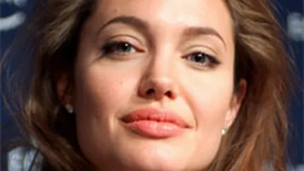 Mastectomia Angelinei Jolie creste cererea de teste genetice in Ucraina