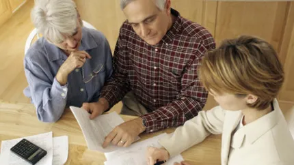 Fa-ti o asigurare cu dublu rol: protectie si economii la batranete (P)