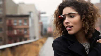 Utilizatorii Google Glass ar putea vizualiza cotatiile de pe Wall Street, printr-o aplicatie