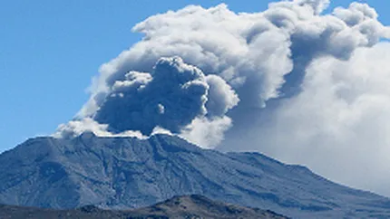 Stare de urgenta in Peru din cauza vulcanului Ubinas