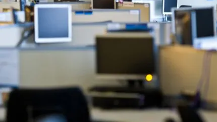 Franta adopta o lege care pedepseste inchiderea companiilor