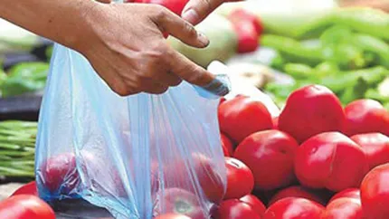 Ce mai decide Comisia Europeana: Mai putine pungi de plastic subtiri