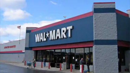 De ce isi schimba asa des sefii Wal-Mart si Microsoft