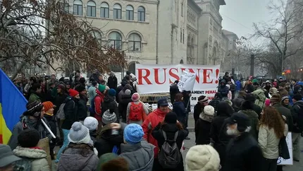 Protest masiv la Universitate: Parlament penal, fugi de tribunal?