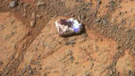 Planeta Marte: NASA a deslusit misterul rocii donut cu gem