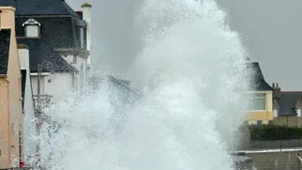 Furtuna cu mari pagube umane si materiale in Marea Britanie, Irlanda, Franta